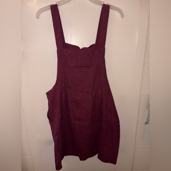 Stylish MAROON Corduroy Overall Dress with Gold Front Zipper - Picture 5 of 5